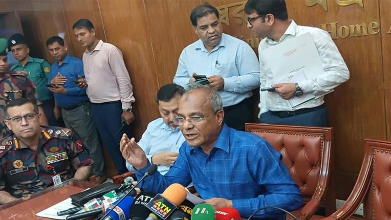 ঢাকার বাইরে এখনো মব জাস্টিস চলছে : স্বরাষ্ট্র উপদেষ্টা