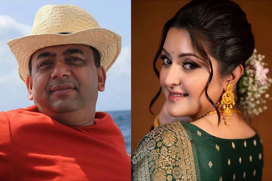 বেনজীরকে নিয়ে পরীমনির এক শব্দের ফটোকার্ড ভাইরাল