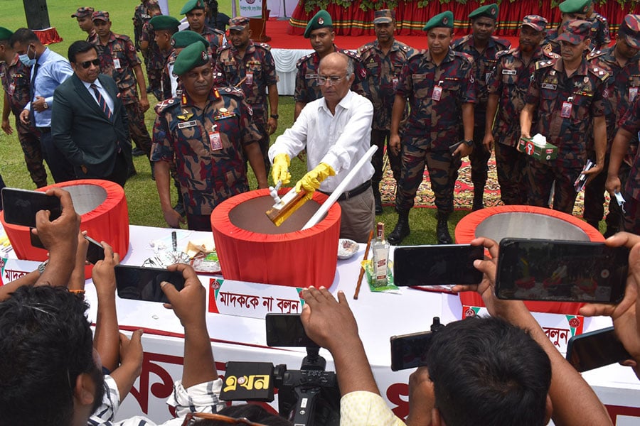 ১১ কোটি টাকার মাদক ধ্বংস করল বিজিবি