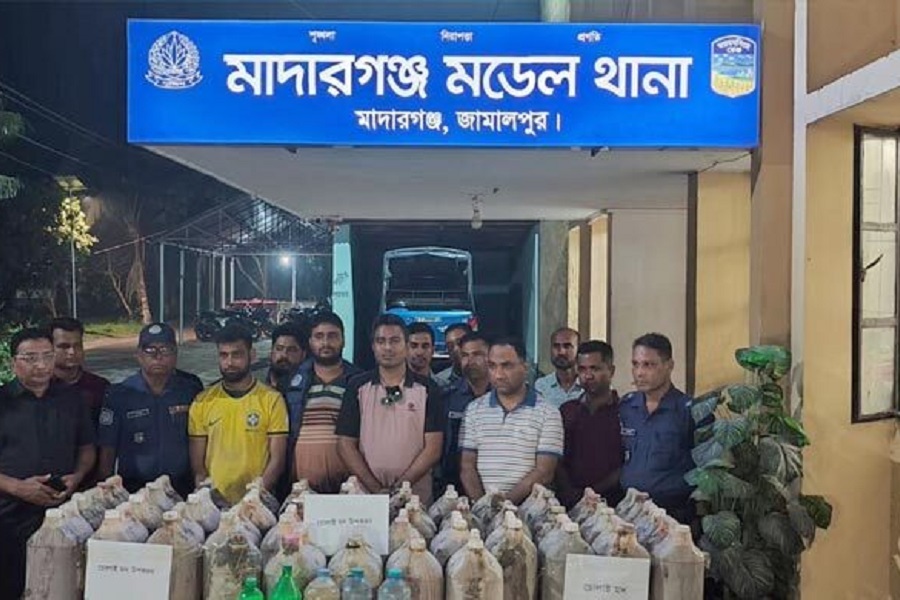 ব্রাজিল সমর্থকের বাড়িতে মিললো বিপুল পরিমাণ মদ