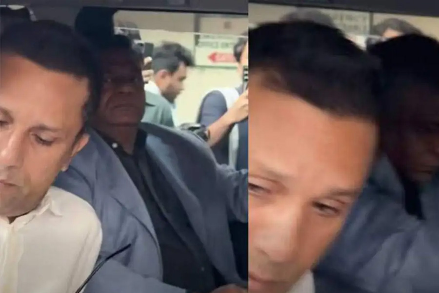 চুপিসারে বিসিবি ছাড়লেন বুলবুল