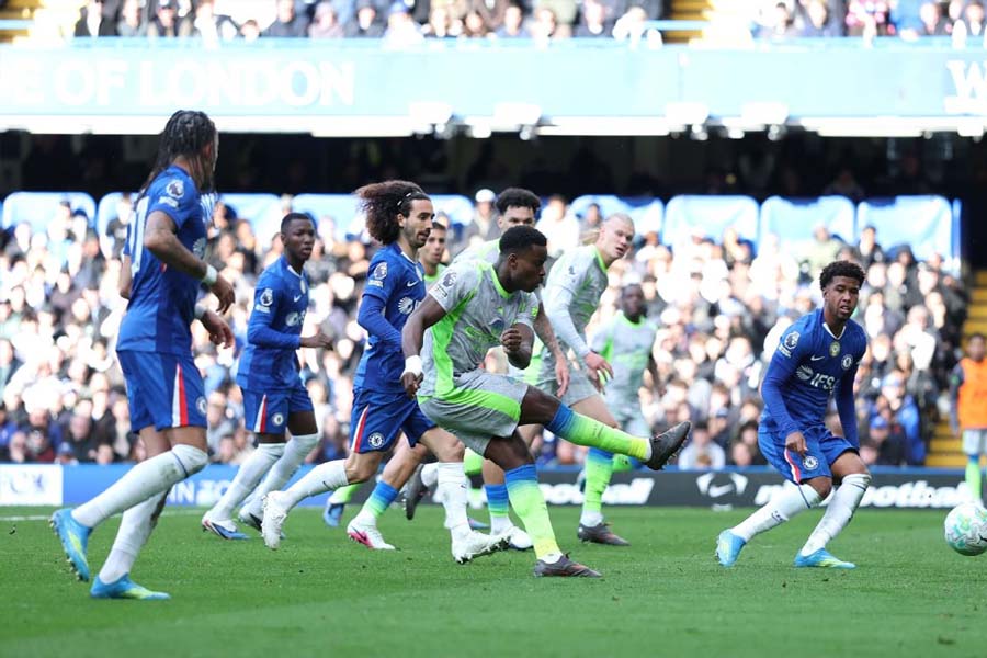 চেলসিকে হারিয়ে আর্সেনালের ঘাড়ে নিঃশ্বাস সিটির