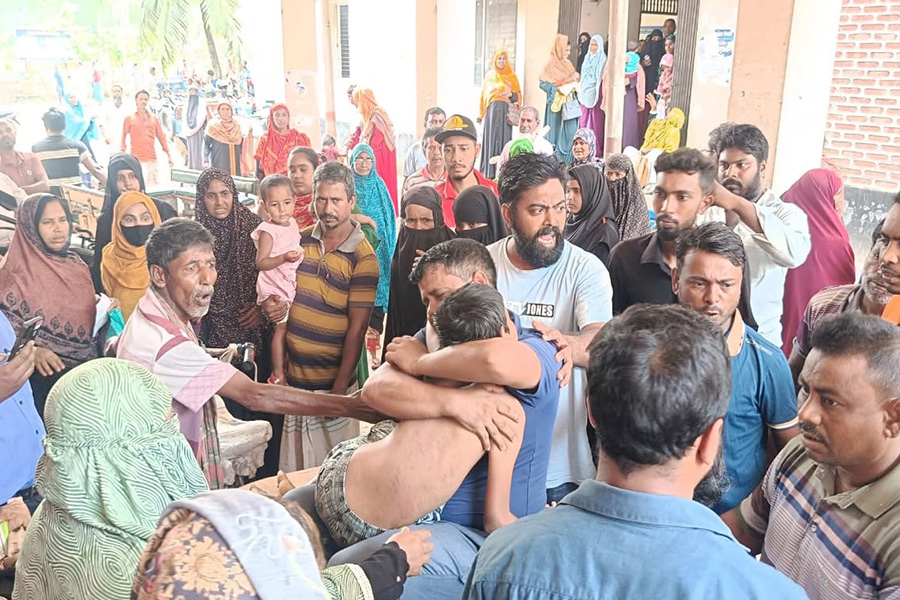 তাড়াশে নসিমনের ধাক্কায় অটোরিক্সা চালকসহ শিশুর মৃত্যু