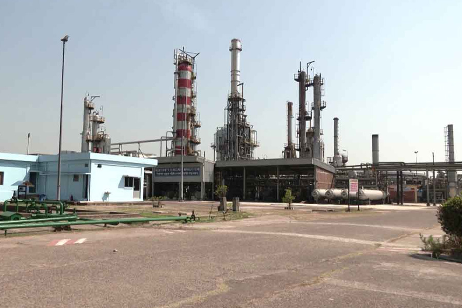 জ্বালানি সংকটে ইস্টার্ন রিফাইনারি বন্ধ ঘোষণা