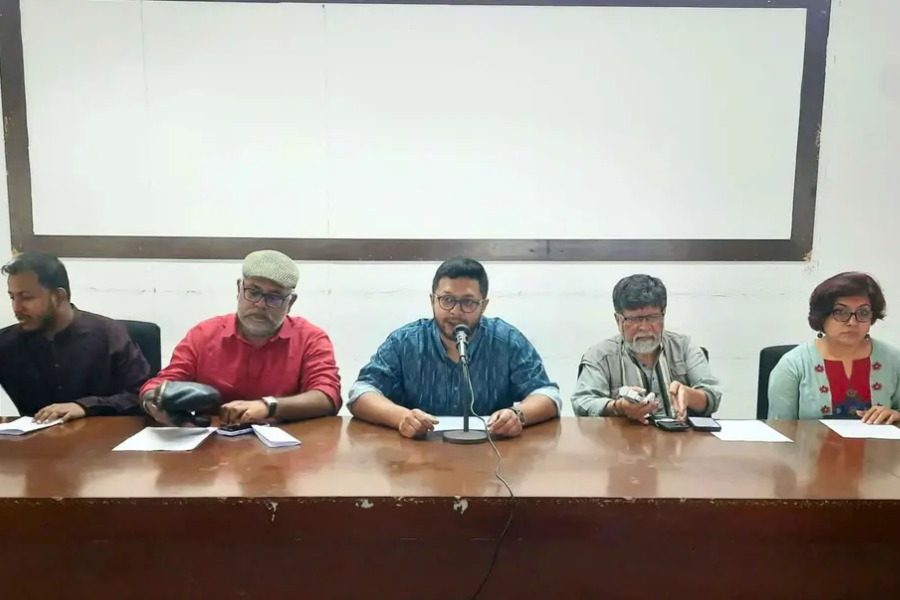 চলচ্চিত্র অধিদপ্তরে নির্মাতাদের ওপর হামলা, নিরাপত্তা-বিচারের দাবি