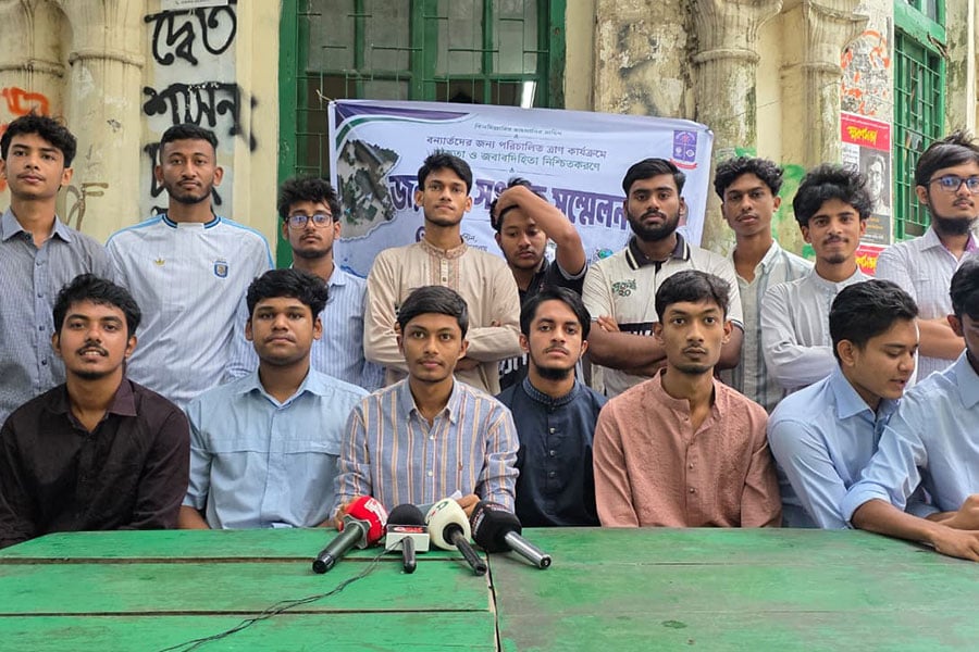 বন্যা ব্যবস্থাপনায় রাষ্ট্রের মাস্টার প্ল্যান দাবি ঢাবি শিক্ষার্থীদের