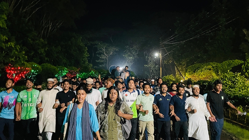 খুনিদের ফাঁসির দাবিতে ইবি শিক্ষার্থীদের বিক্ষোভ