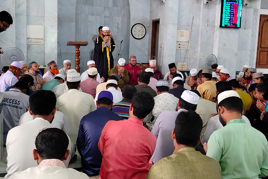 ইবি'র অধ্যাপক ড. ইয়াহিয়ার রহমানের রুহের মাহফিরাতে দোয়া মাহফিল