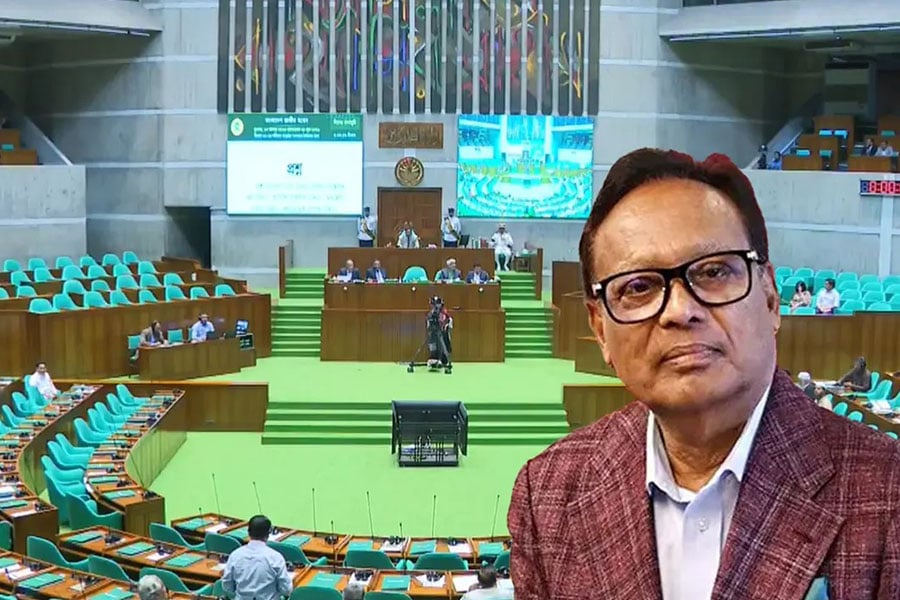 চার মোবাইল অপারেটরের কাছে রাজস্ব বকেয়া ১৩ হাজার কোটি টাকা