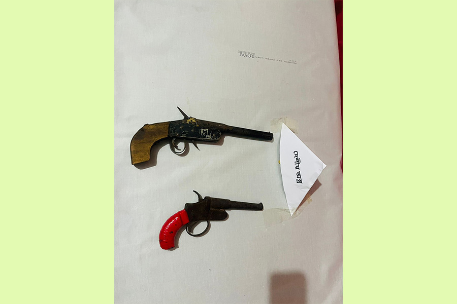 সোনাগাজীতে যৌথ বাহিনীর অভিযানে দেশীয় অস্ত্র উদ্ধার