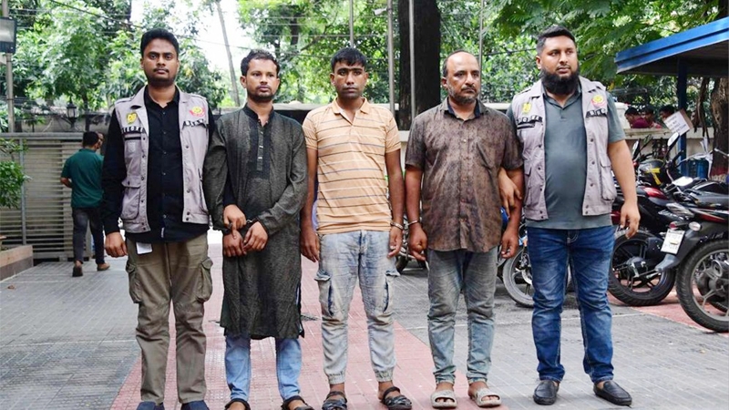 শীর্ষ সন্ত্রাসী বাপ্পিসহ গ্রেপ্তার ৩