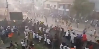 ফুটবল খেলা নিয়ে সংঘর্ষ, নিহত শতাধিক
