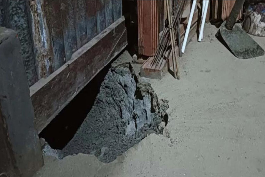 বন্ধুর বাড়িতে সিঁধ কেটে চুরি, আটক ৩