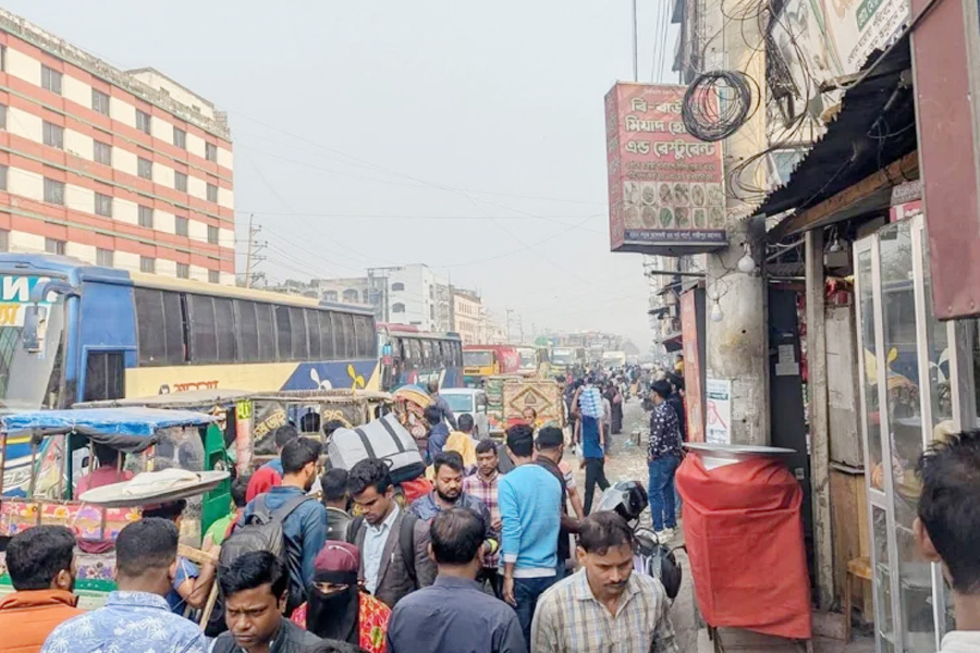 ভোটের ছুটিতে ঘরমুখো মানুষের ঢল