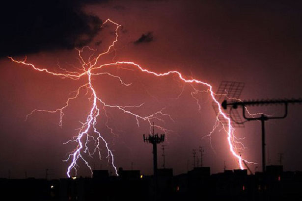 সাত জেলায় বজ্রপাতে ১৪ প্রাণহানি