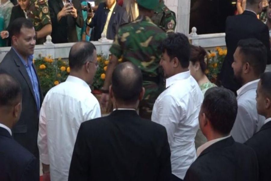 আমজনতার তারেককে কাছে ডেকে নিলেন প্রধানমন্ত্রী