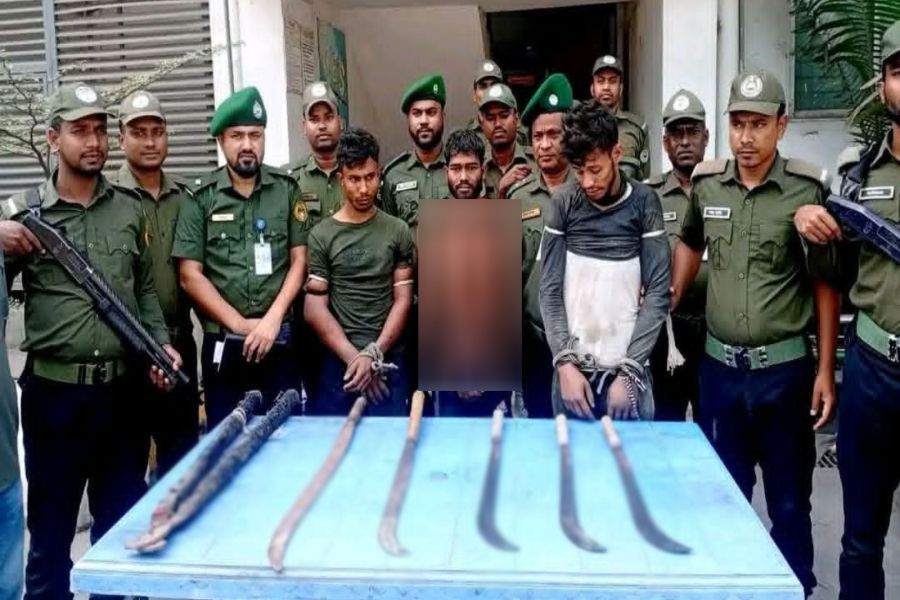 কারখানায় সংঘবদ্ধ ডাকাত দলের হামলা, গ্রেপ্তার ৩