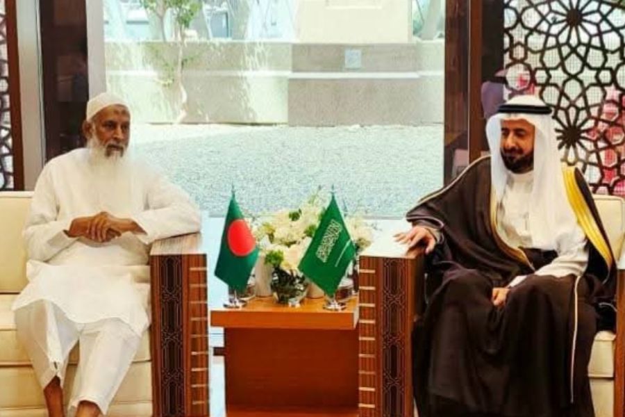 সৌদি হজ ও উমরাহ মন্ত্রীর সাথে ধর্মমন্ত্রী কায়কোবাদের দ্বিপক্ষীয় বৈঠক অনুষ্ঠিত