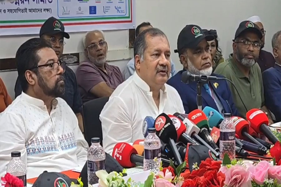 দেশকে পুনর্গঠনে সরকার সুদূরপ্রসারী পরিকল্পনা নিয়ে কাজ করছে: তথ্যমন্ত্রী