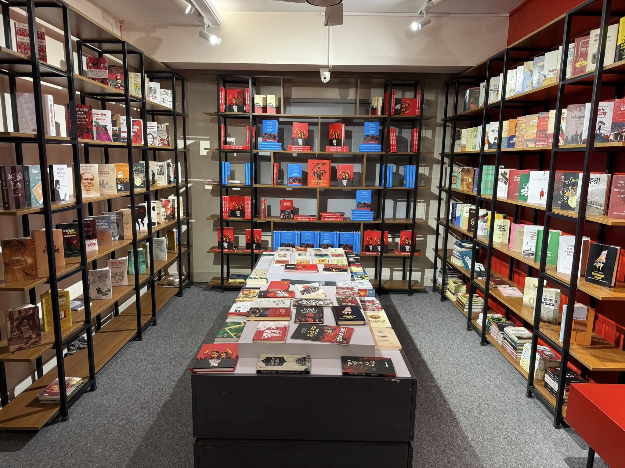 ওসমান হাদির ‘ইনকিলাব কালচারাল সেন্টার’ বন্ধ ঘোষণা