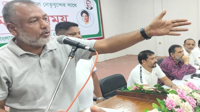 ভারতে বসে দেশকে অস্থিতিশীল করতে ষড়যন্ত্র করছে : জিলানী