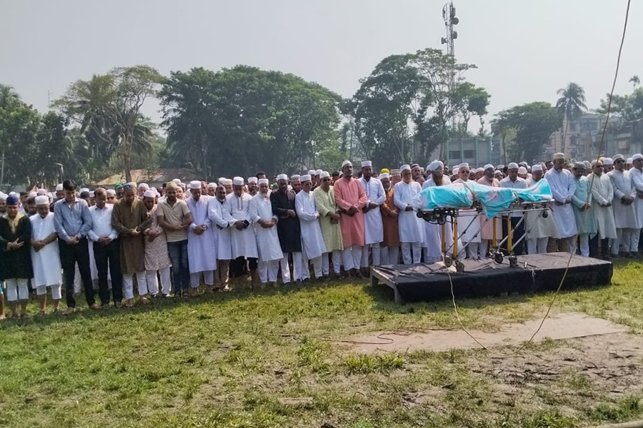 বিএনপি নেতা নাসিম আকনের জানাজায় জনসমুদ্র