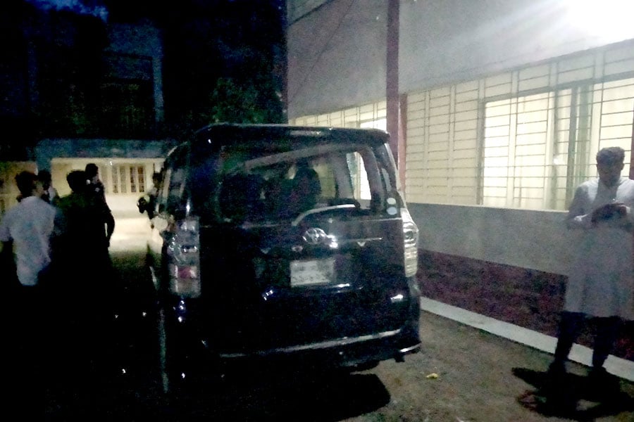 আধিপত্য বিস্তার নিয়ে বিরোধ, এমপি-বিএনপি নেতার গাড়ি ভাঙচুর