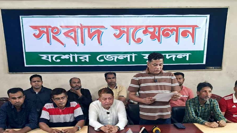 ‘মণিরামপুরে আটক ব্যক্তিরা যুবদলের কর্মী নন’