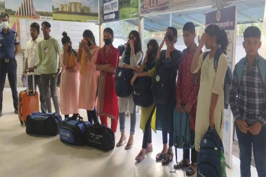 ভারতে ২ বছর কারাভোগ শেষে দেশে ফিরল ১৭ কিশোর-কিশোরী