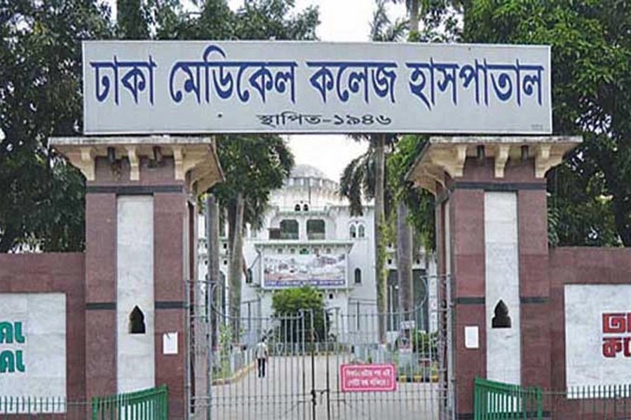 কলাবাগানে নির্মাণাধীন ভবন থেকে পড়ে রাজমিস্ত্রির মৃত্যু