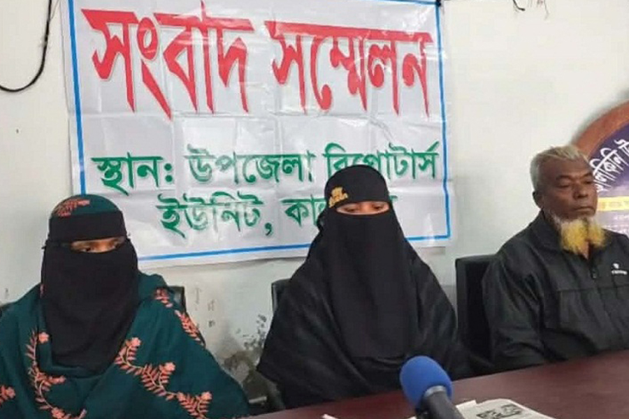 পরকিয়ায় বাঁধা দেয়ায় গৃহবধূকে পিটিয়ে জখমের অভিযোগ