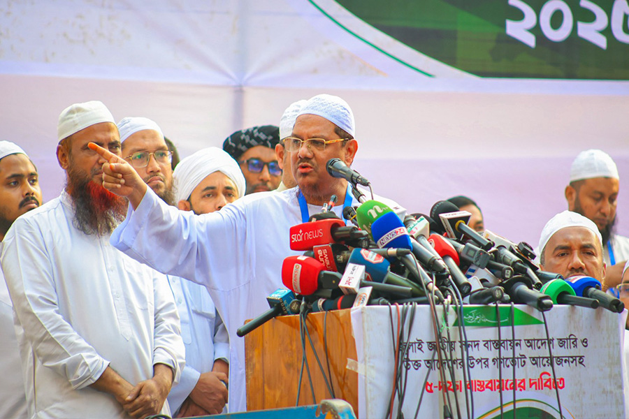 বিএনপি বঙ্গোপসাগর ছাড়া পালাবার জায়গা পাবে না: রেজাউল করীম