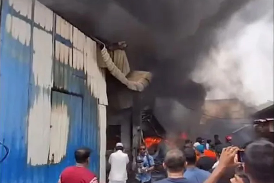 কেরাণীগঞ্জে অগ্নিকাণ্ডে নিহত বেড়ে ৬