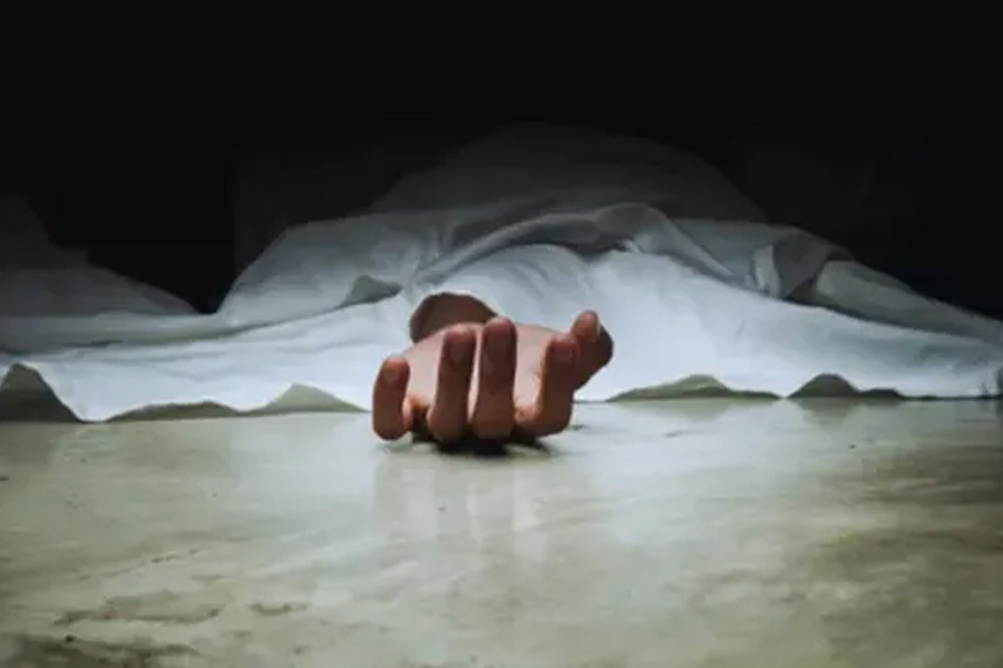 ঈদের দিন ভাড়া বাসা থেকে গৃহবধূর ঝুলন্ত মরদেহ উদ্ধার