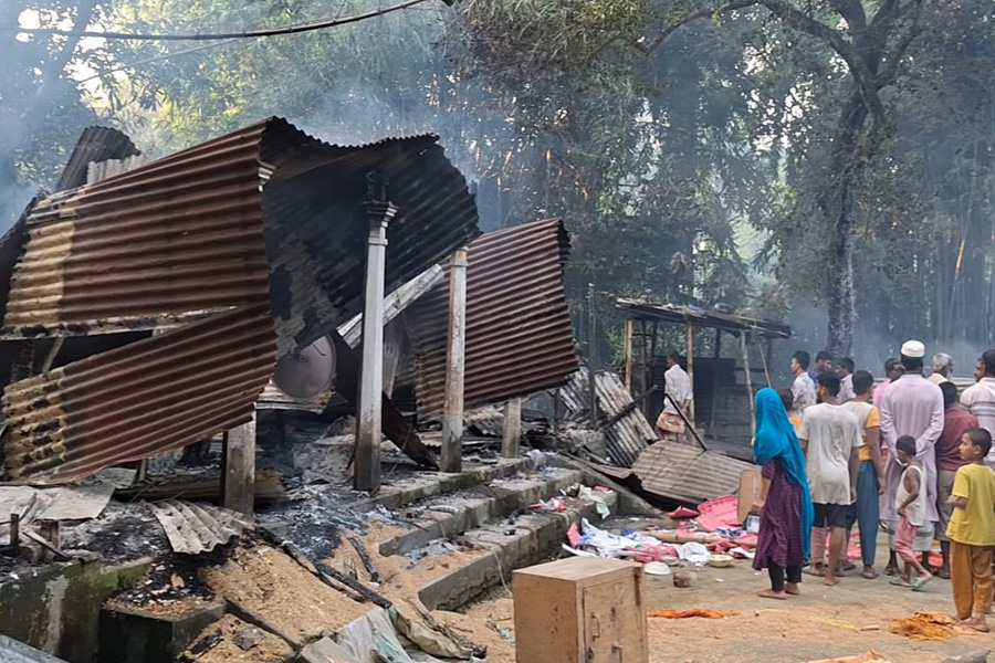 কিশোরগঞ্জে যুবদলের দুই পক্ষের সংঘর্ষ-গুলি, অগ্নিসংযোগ