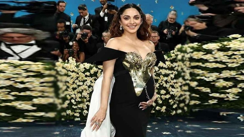 বেবিবাম্প নিয়ে মেট গালায় কিয়ারা