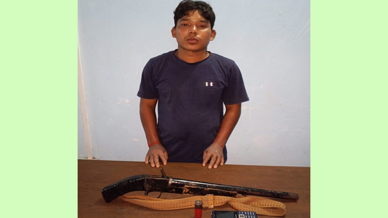 সেনাবাহিনীর অভিযানে অস্ত্রসহ সন্ত্রাসী আটক