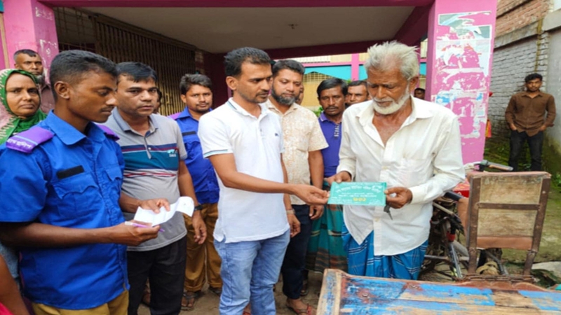 কুমারখালীতে ফ্রি লাইসেন্স পেলেন দেড় হাজার ভ্যানচালক