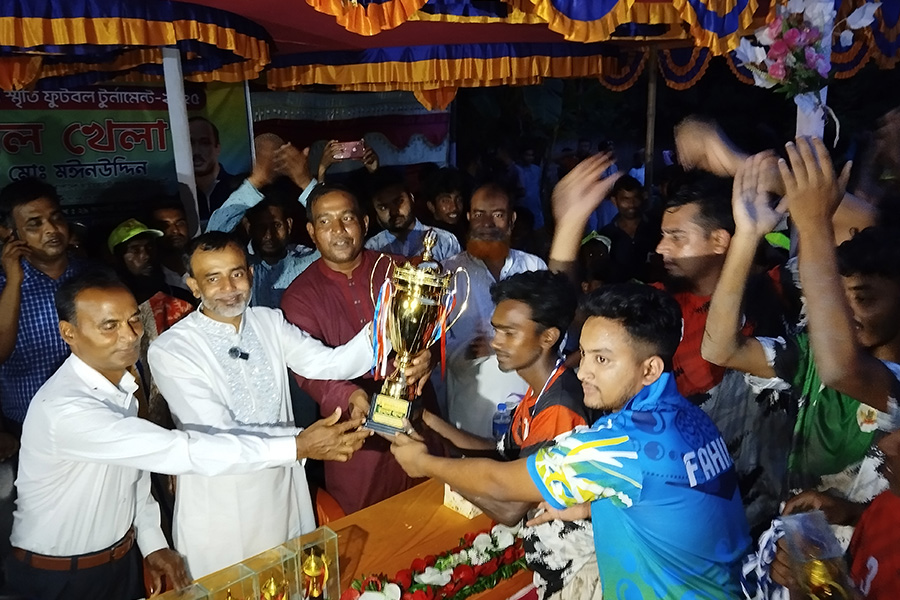 সুস্থ সমাজ গঠনে বিকালে যুবকদের খেলার মাঠে পাঠাতে হবে: মঈনউদ্দিন