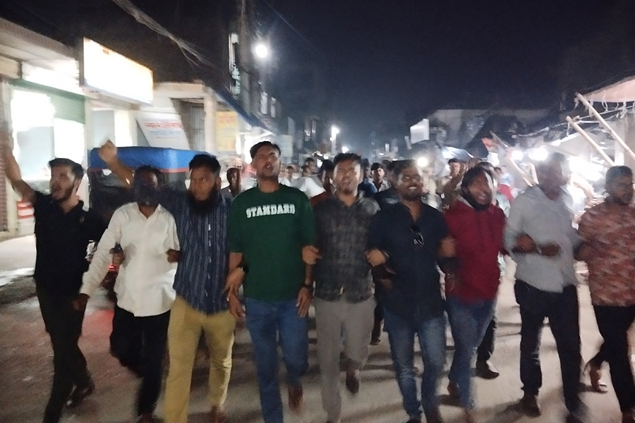 মনোনয়ন পরিবর্তনের দাবিতে কুমারখালীতে  বিক্ষোভ মিছিল