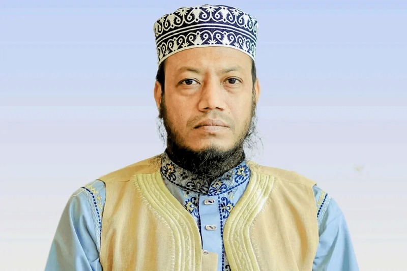 মুফতি আমির হামজার বিরুদ্ধে ১০০ কোটি টাকার মানহানি মামলা