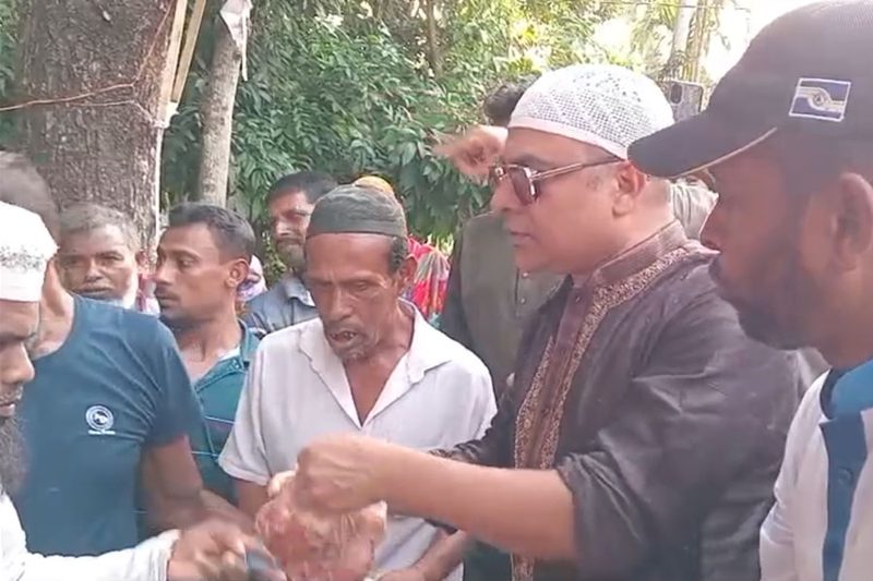 বাসস চেয়ারম্যানের উদ্যোগে ২৫শ’ পরিবারকে কোরবানির মাংস বিতরণ