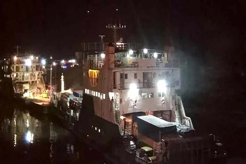 কালবৈশাখীতে দৌলতদিয়া-পাটুরিয়া ফেরি চলাচল বন্ধ