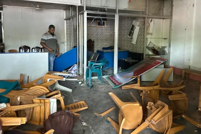 ঈশ্বরদী রণক্ষেত্র, বিএনপি কার্যালয় ভাঙচুর