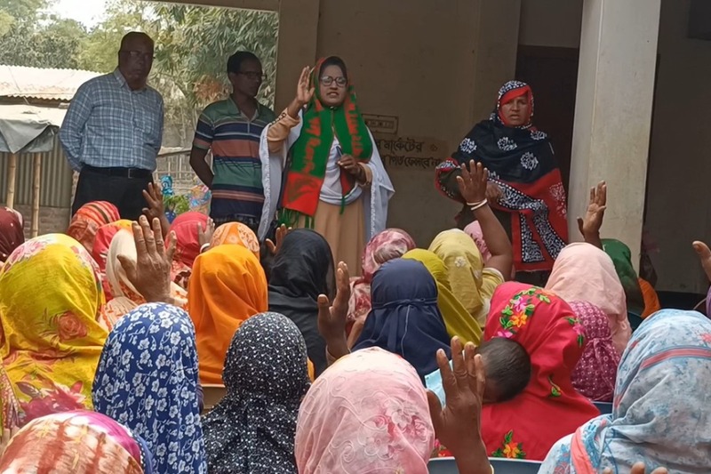 সংরক্ষিত আসনে মনোনয়ন প্রত্যাশায় সায়েমা খাতুনের উঠান বৈঠক