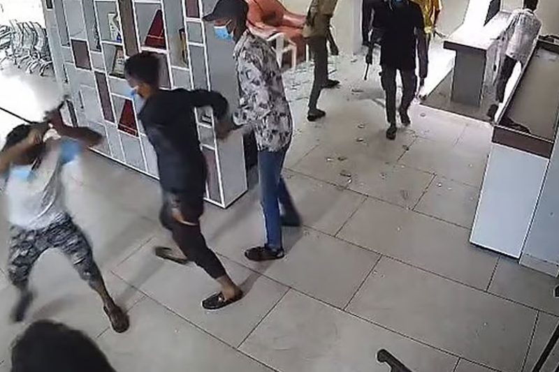 চাঁদা না পেয়ে দিন-দুপুরে হামলা-ভাঙচুর