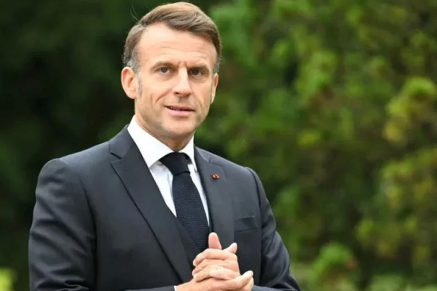 নজিরবিহীন সংকটে ফ্রান্স, একা হয়ে পড়ছেন ম্যাক্রোঁ