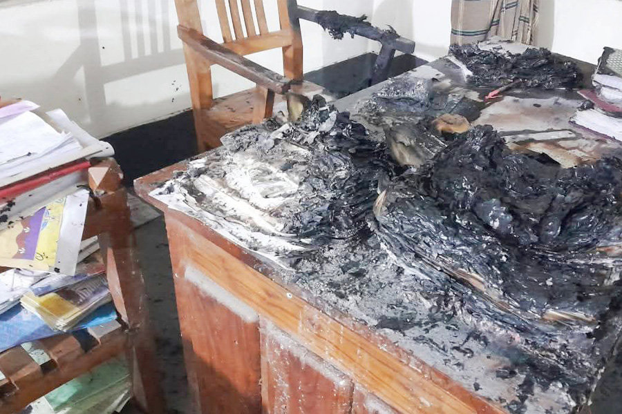 মাগুরায় গ্রামীণ ব্যাংকে দুর্বৃত্তদের আগুন