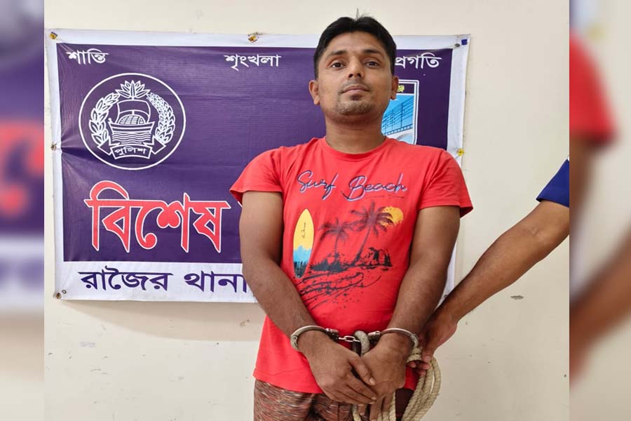 মাদারীপুরে আলোচিত ‘হাতুড়িবাহিনী’র প্রধান মাজহারুল গ্রেপ্তার