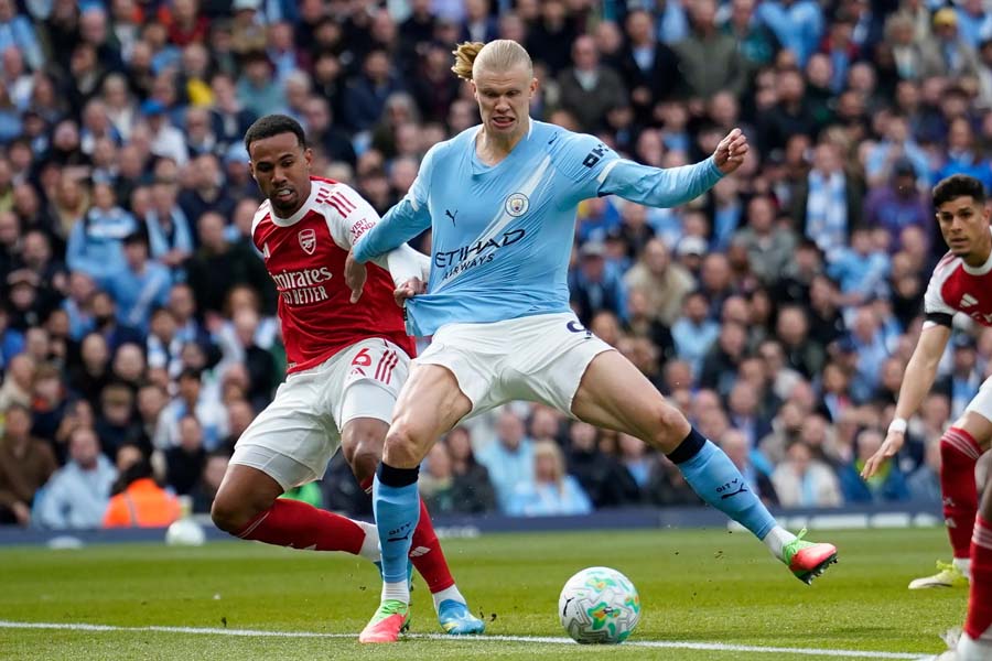 আর্সেনালকে হারিয়ে শিরোপা দৌড়ে এগিয়ে ম্যান সিটি